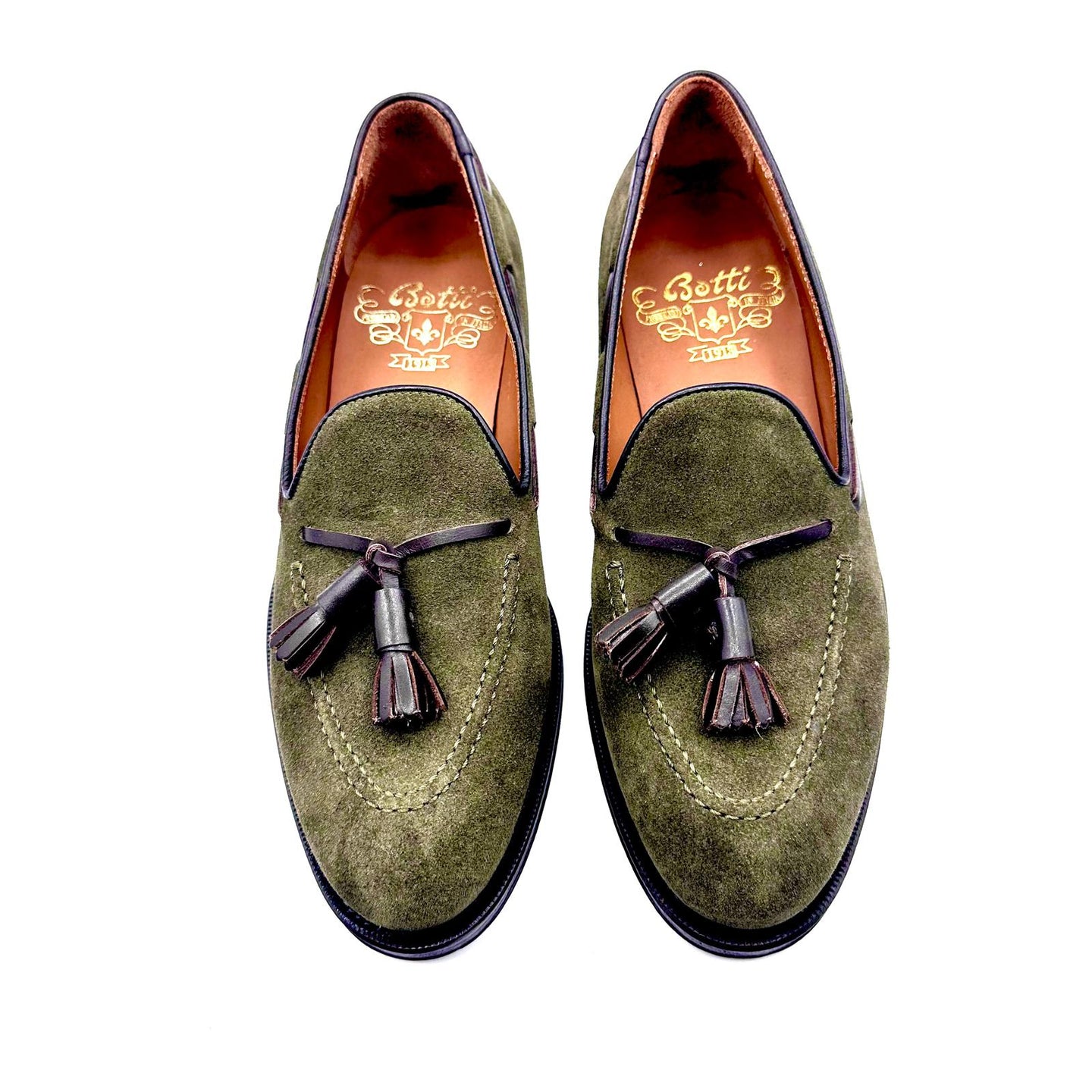 Mocassino in Pelle Scamosciata con Nappine – Handmade in Italy 🇮🇹