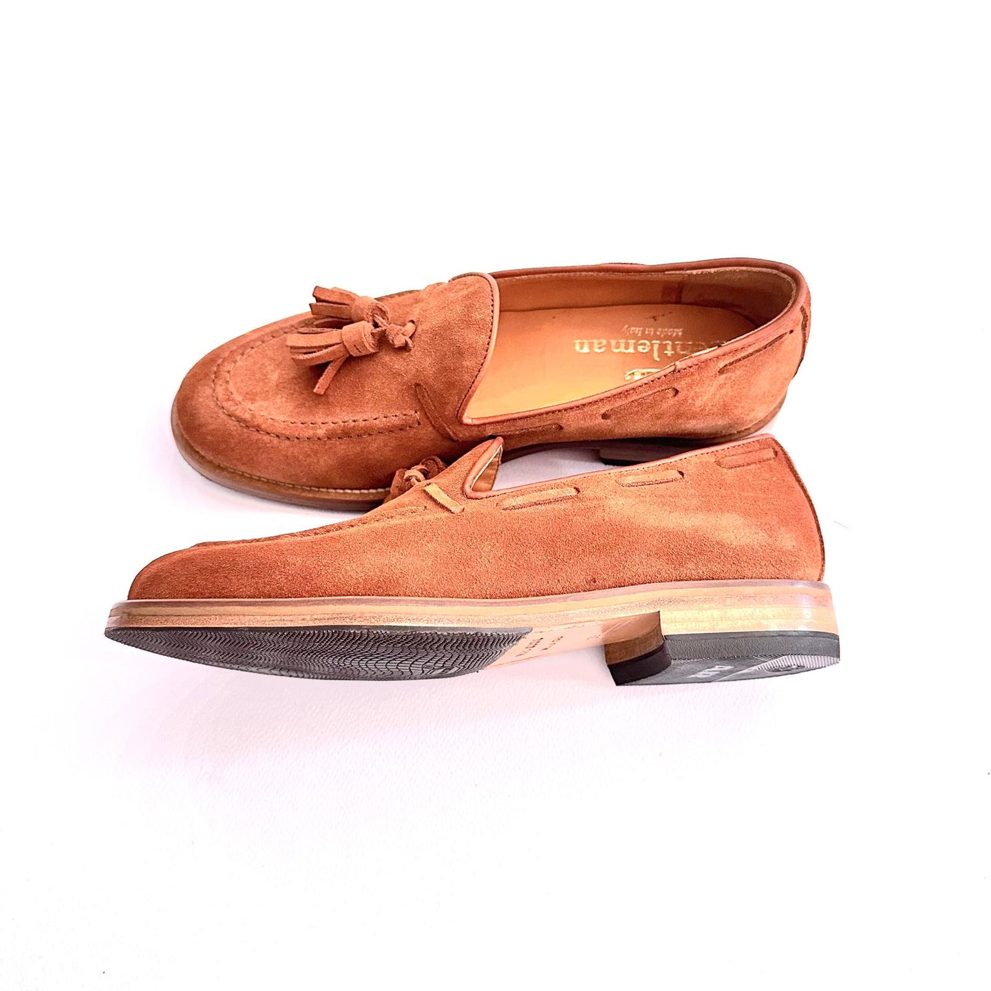 Mocassino con nappine in camoscio cuoio – Raffinato, versatile, 100% italiano