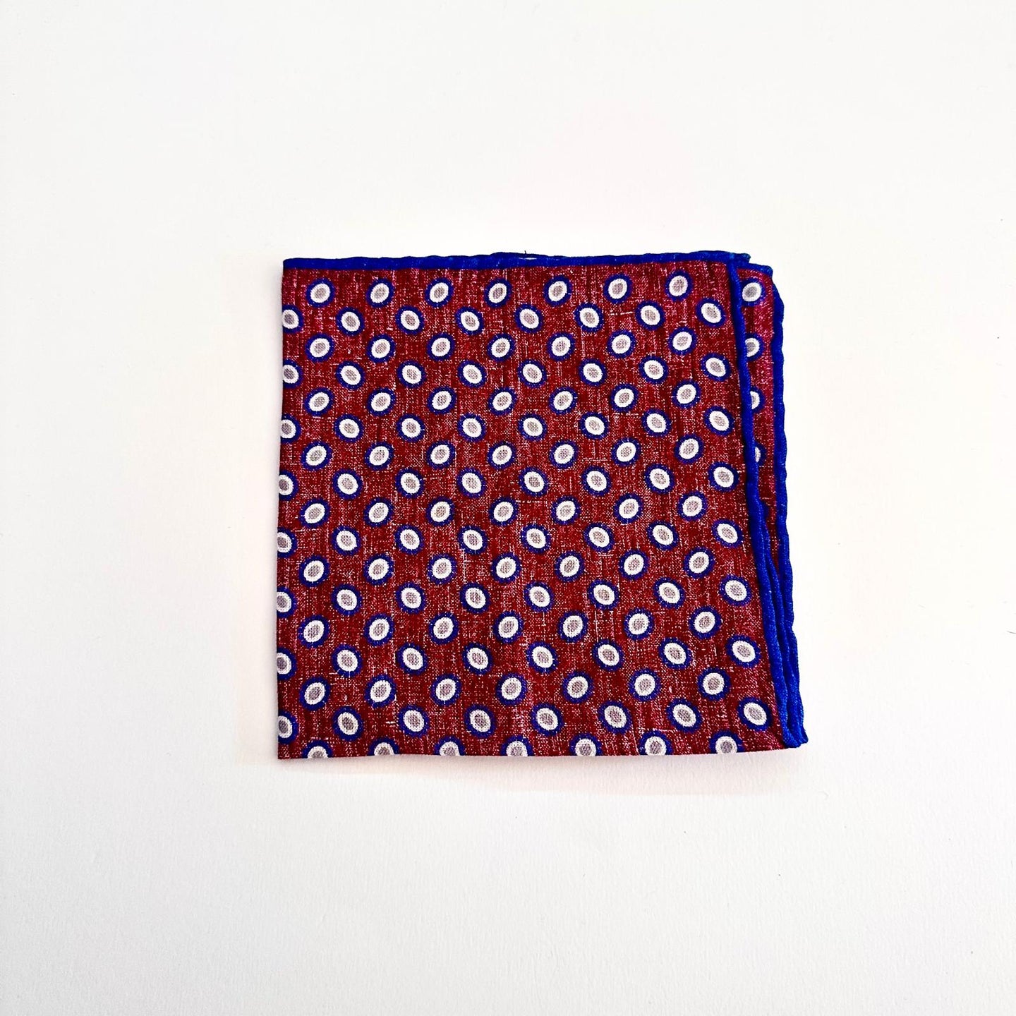 Pochette in Lino Bordeaux con Motivo Microcerchi – Made in Italy 🇮🇹