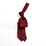 Cravatta in seta bordeaux con microfantasia floreale – Eleganza senza tempo