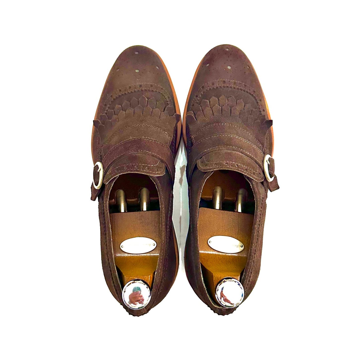 Scarpa con Fibbia Laterale in Camoscio Testa di Moro – Dettaglio Frangiato