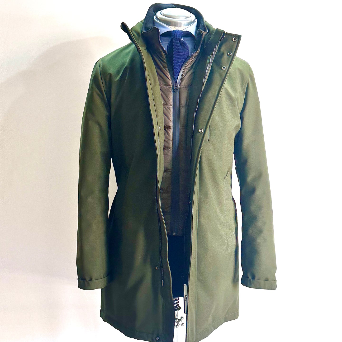 Giubbotto ADHOC in tessuto tecnico idrorepellente resistenza all’acqua antivento