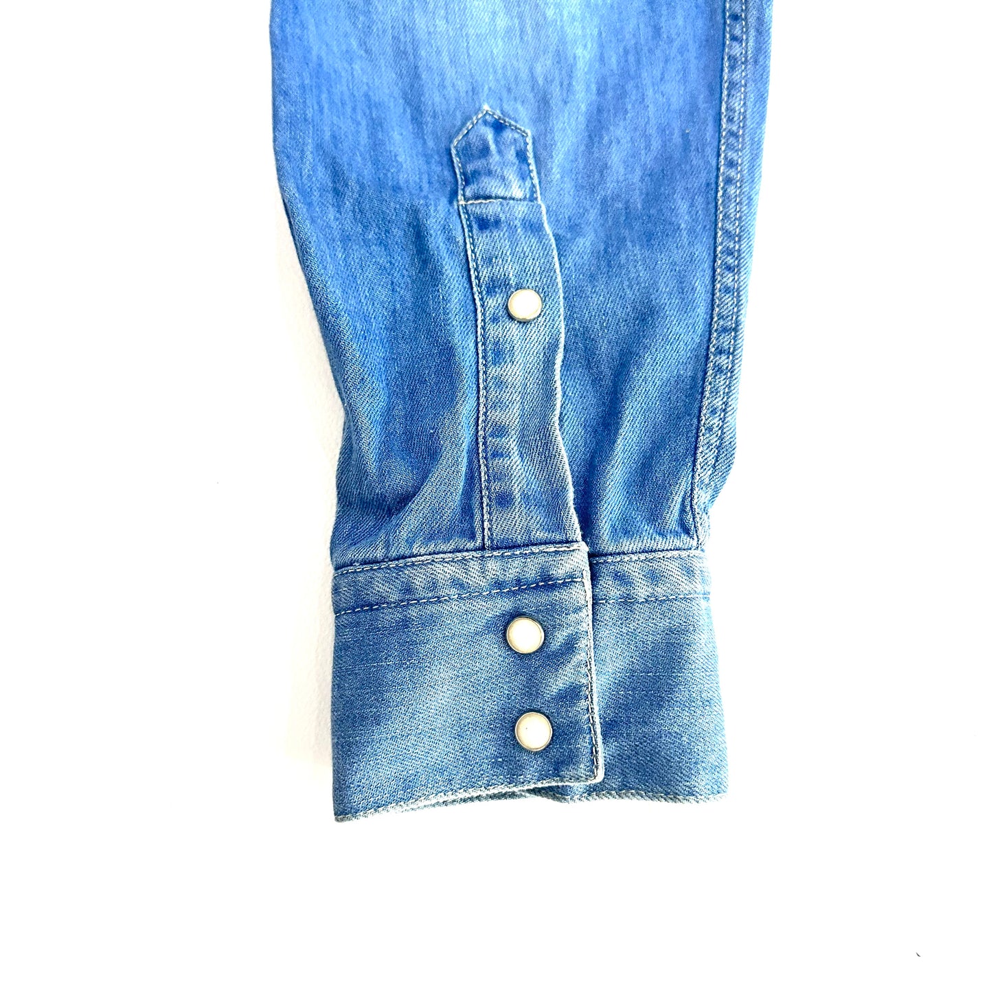 Camicia in Jeans Texana con Bottoni a Pressione in Madreperla – Chesapeake’s