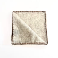Pochette in Lana Beige – Eleganza Discreta per Outfit Raffinati